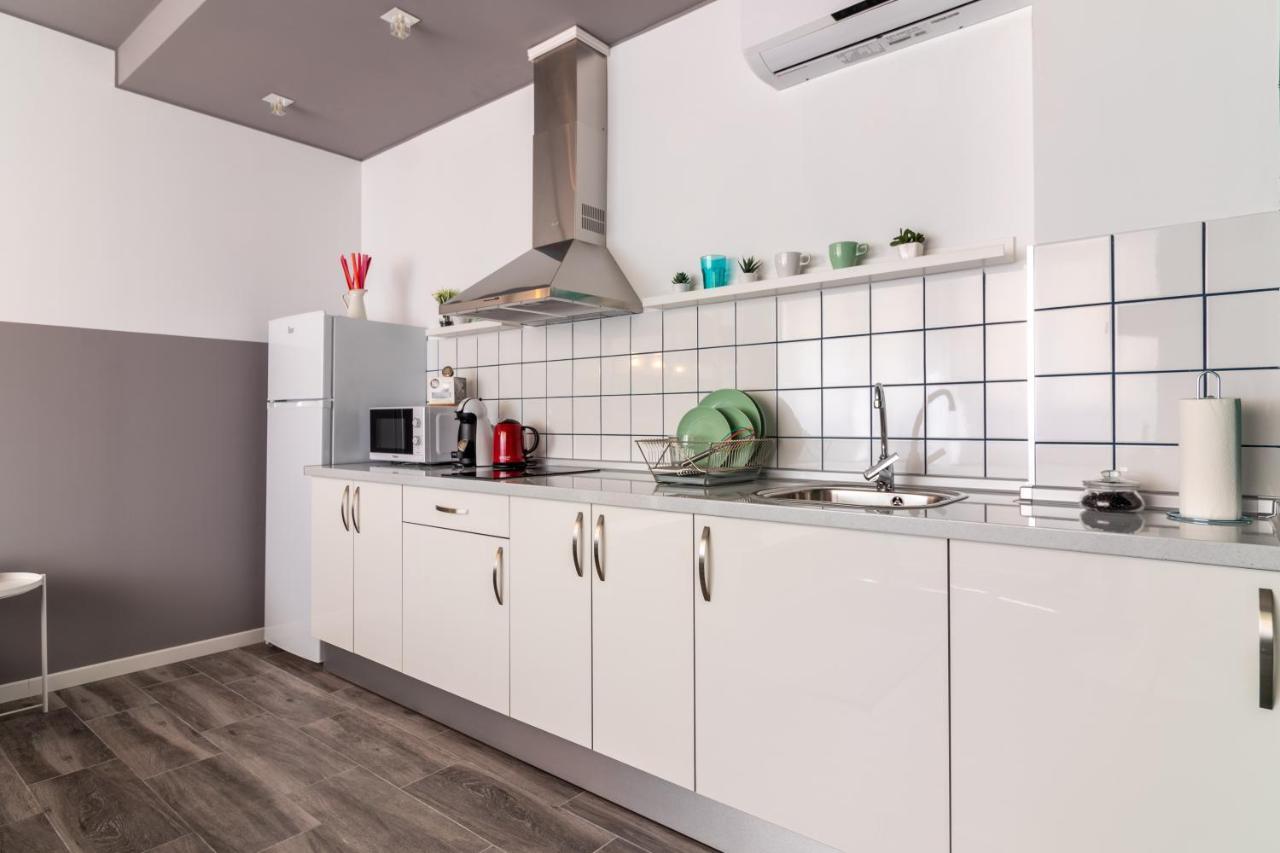 Apartamentos Navio Валенсия Екстериор снимка